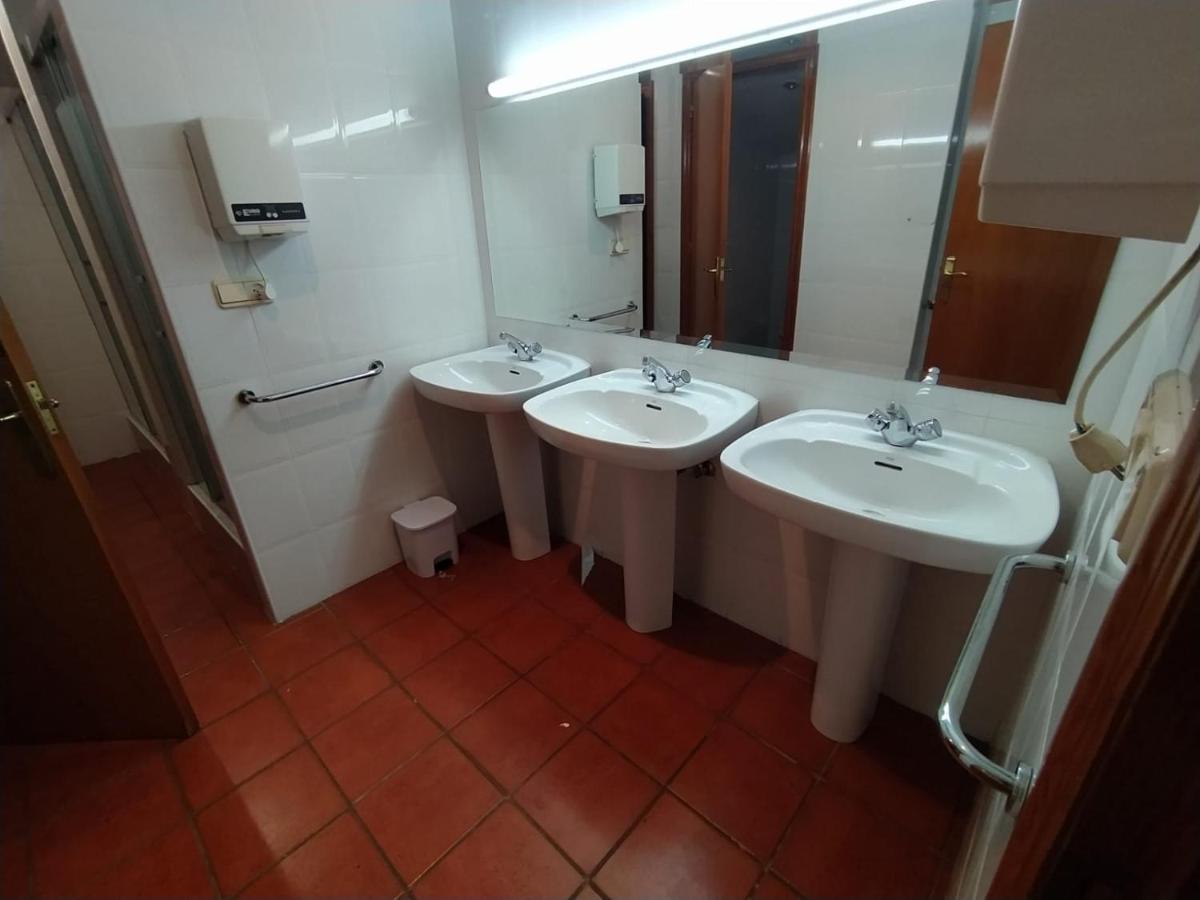 Albergue De Nuestra Senora Carrasquedo Granon Ngoại thất bức ảnh